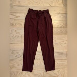 Lululemon Size 6 Burgundy Jogger Pants Stretch Drawstring